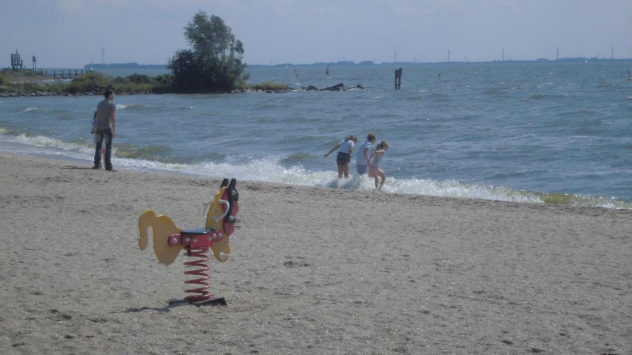Vakantiepark T Urkerbos - Blokhutje Екстериор снимка