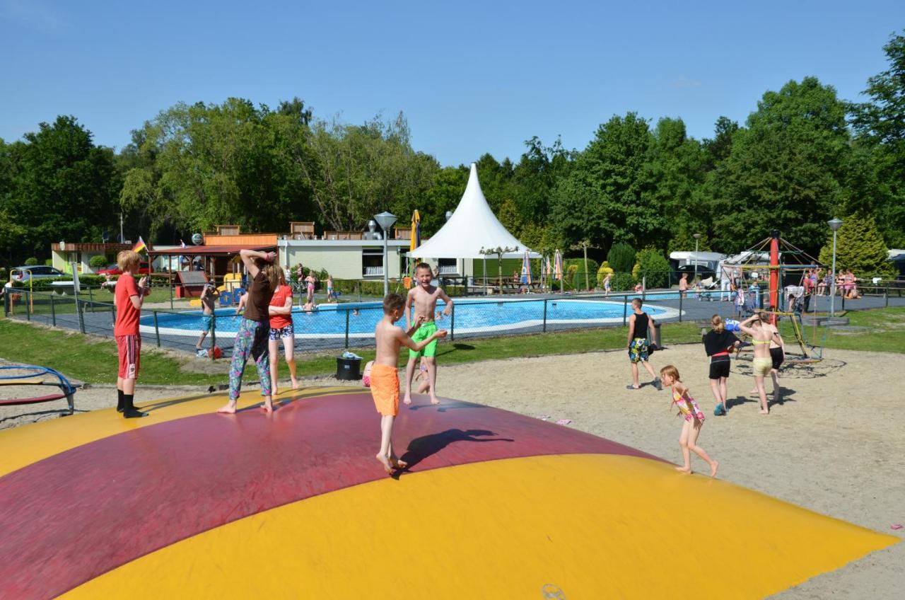 Vakantiepark T Urkerbos - Blokhutje Екстериор снимка